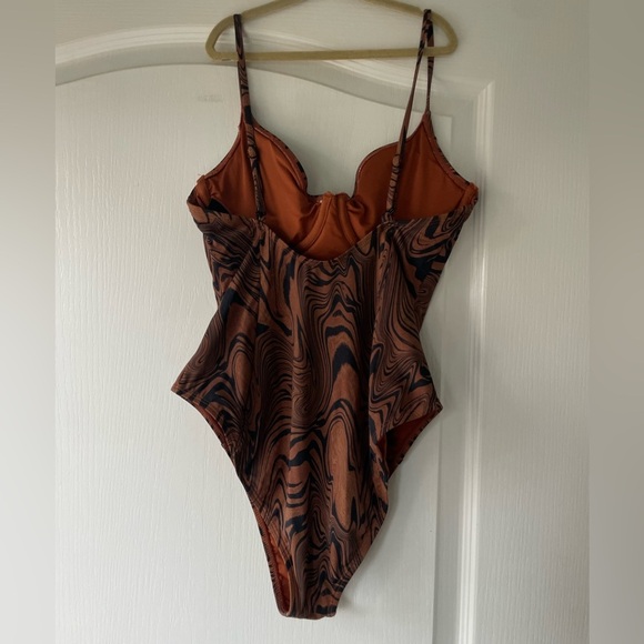 American Swimsuit - Picture 5 of 6